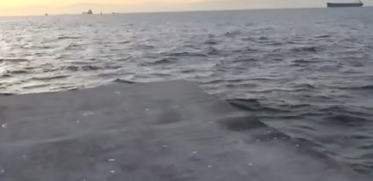 防波堤　海　写真