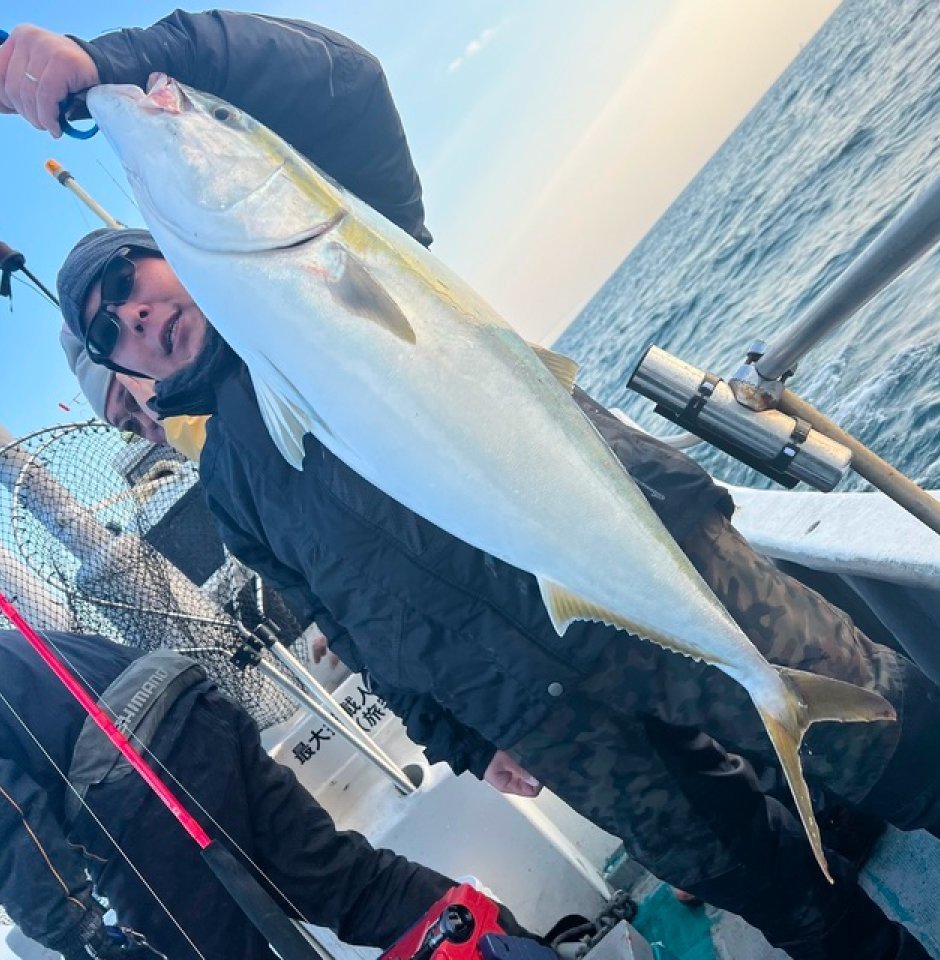 【釣果速報】和歌山県海虎で97cmの巨大ブリをキャッチ！青物のぎっしり詰まったクーラーボックスは壮観！