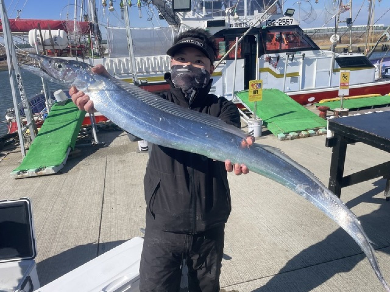 【釣果速報】茨城県日立丸で135cmのドラゴン確保！極太ロングタチウオをGETしたいなら至急予約を！        