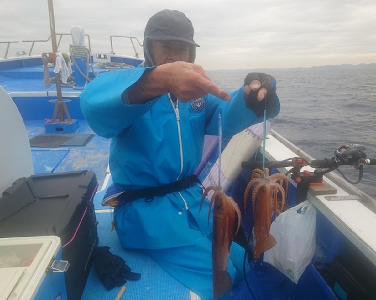 【釣果速報】スルメイカが終日ヒット！神奈川県光三丸に乗船して憧れの高級イカを釣りに行こう！