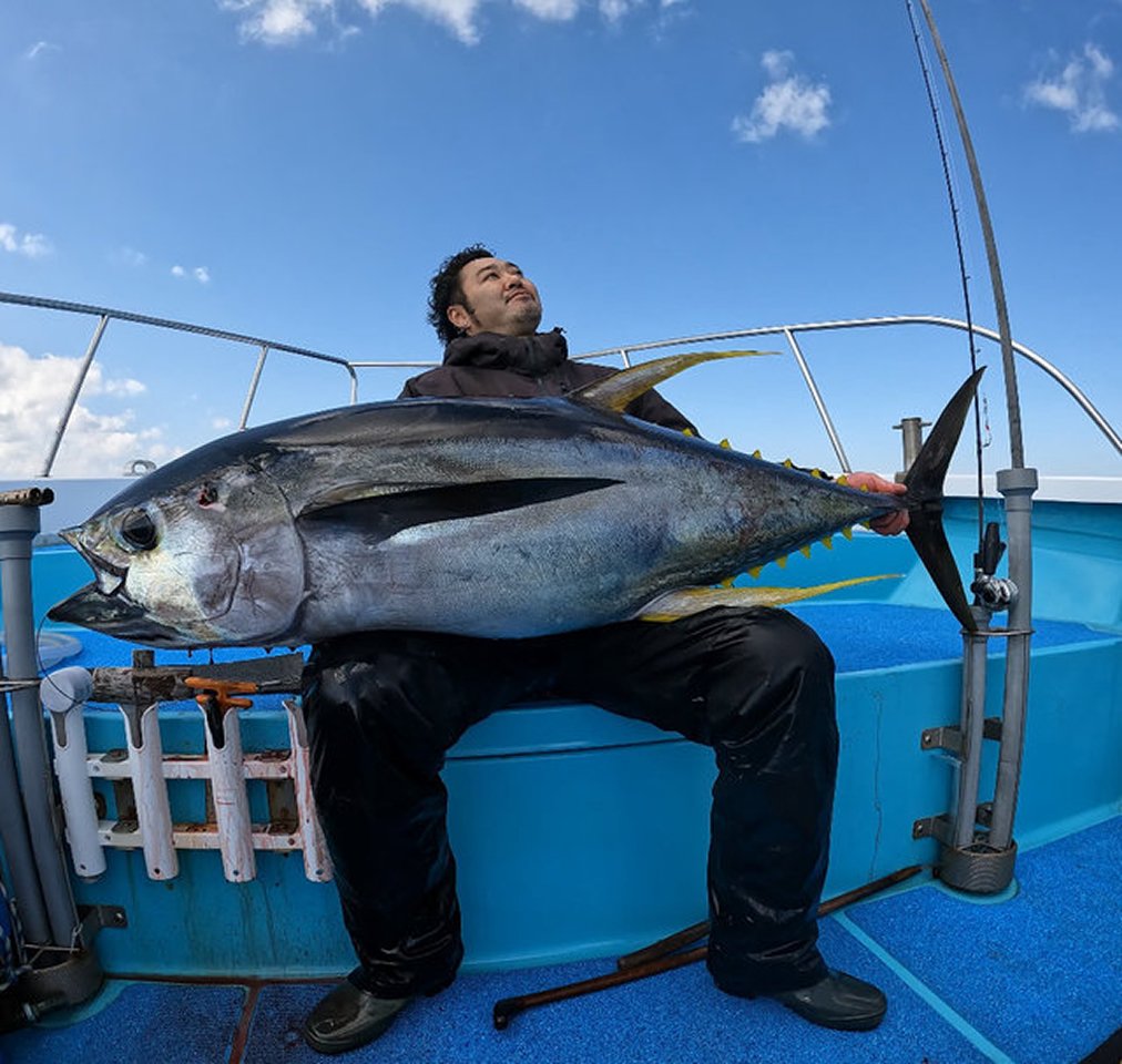 【釣果速報】静岡県もき丸でキハダマグロとの熱い戦いが何度も繰り広げられる！43kgサイズをゲット！