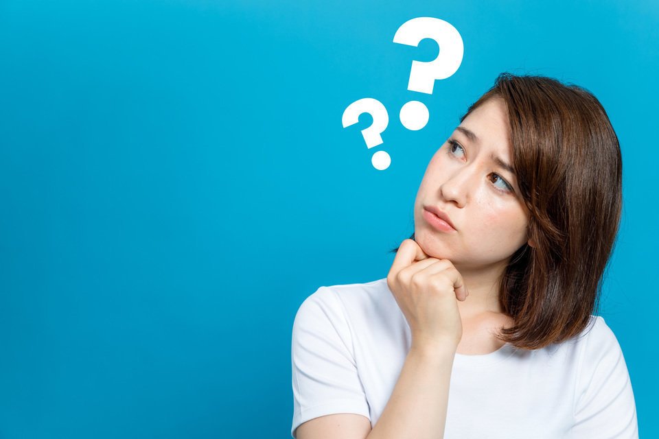 疑問　女性　写真