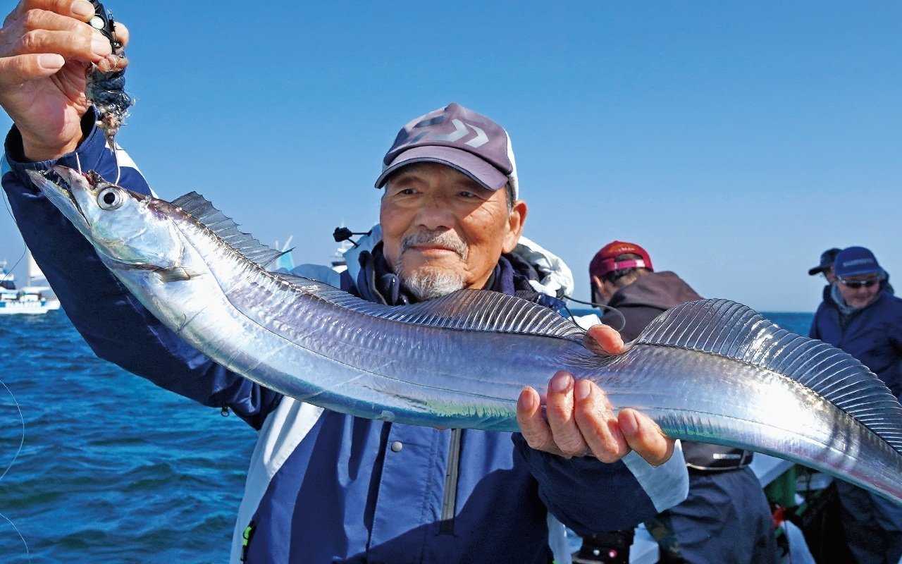東京湾のタチウオ南下中　良型の群れを狙い撃て！