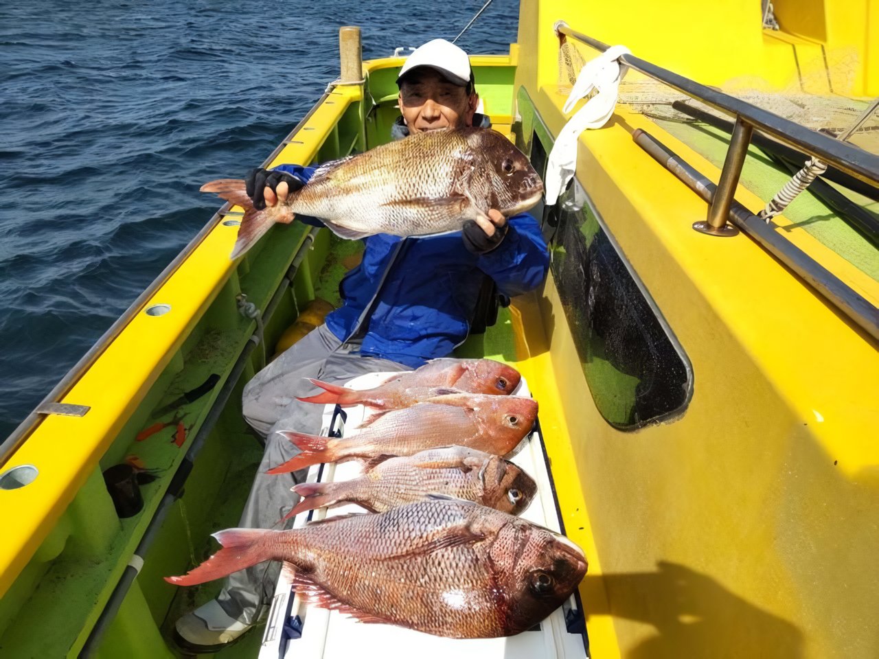【釣果速報】神奈川県鴨下丸kawanaで3.28kgのど迫力マダイをキャッチ！ゴールデンウイークは大物マダイを捕まえに行きませんか？