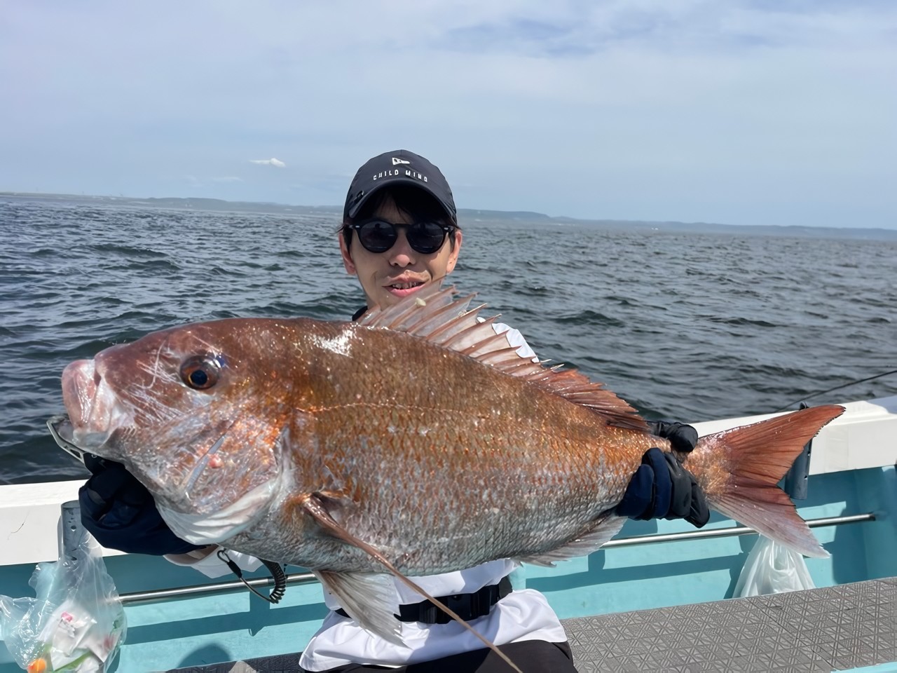 【釣果速報】神奈川県村本海事で4.60kgの良型マダイゲット！！一日アタリ続ける大興奮の釣行へGO！
