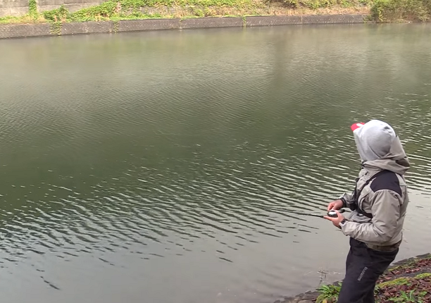 釣り人　川　写真