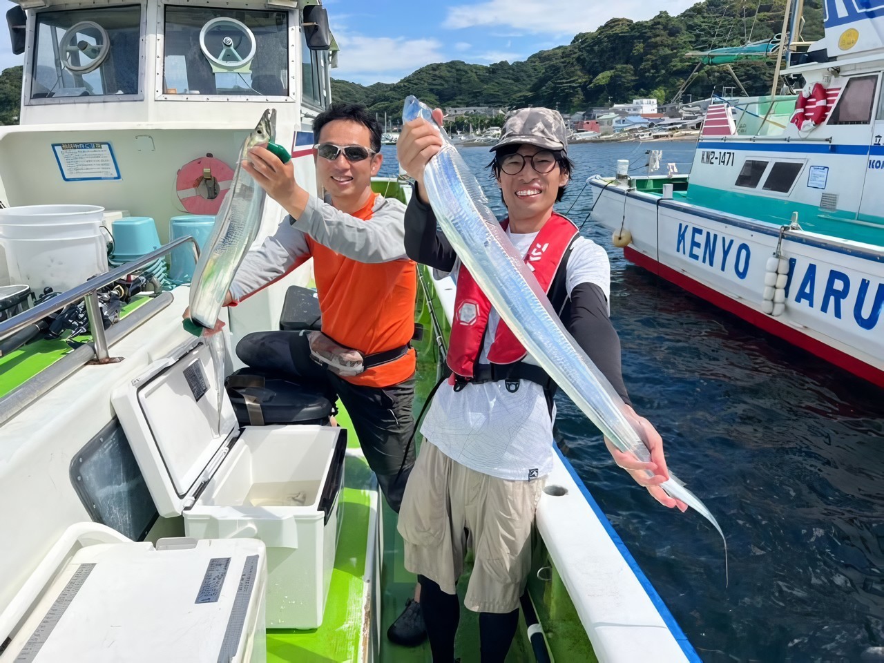 【釣果速報】神奈川県政信丸のタチウオ釣り好調！メーター超え含めトップは4匹GET！あなたもドラゴン目指して乗船してみませんか？