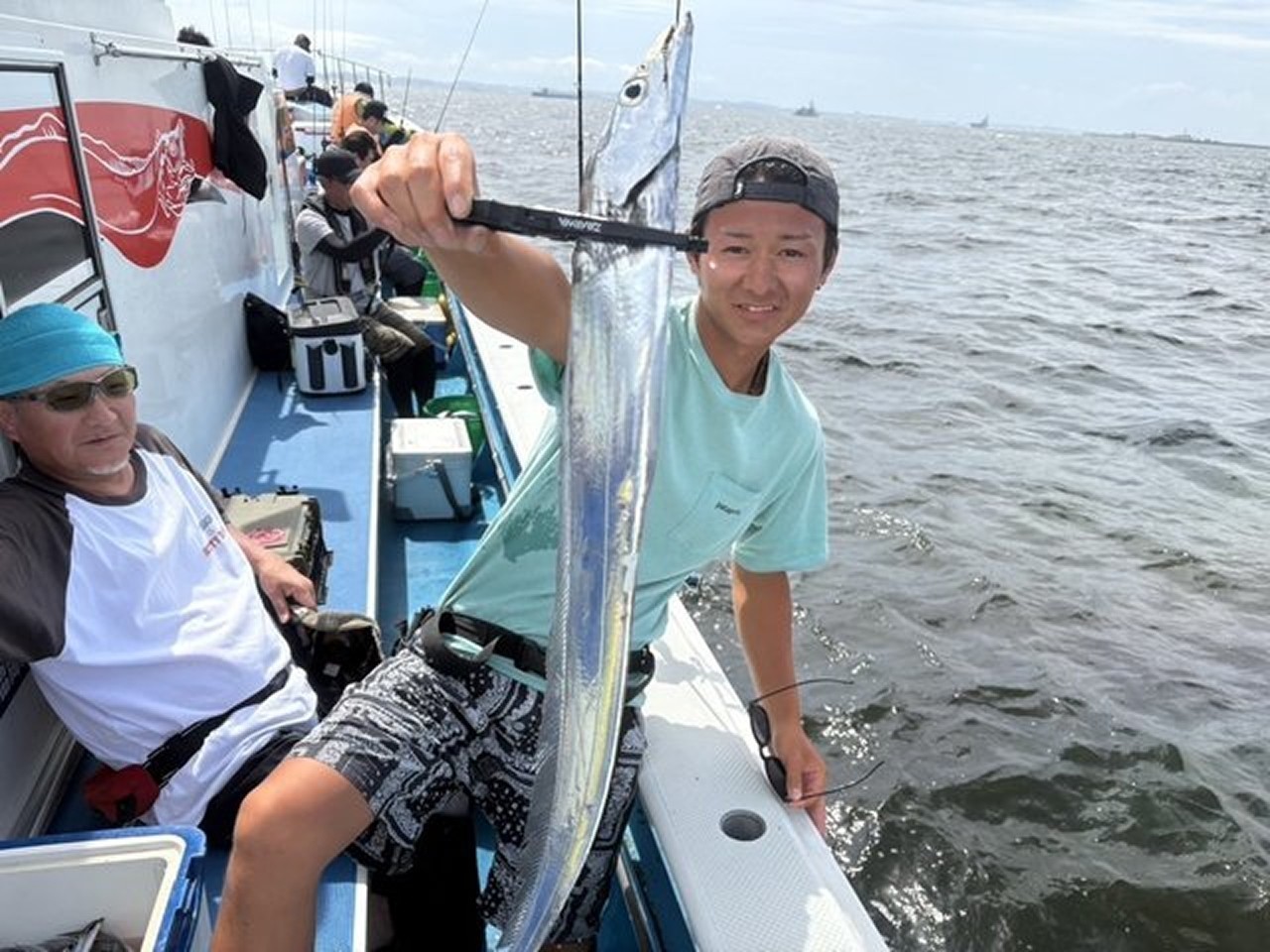 【釣果速報】東京都深川 吉野屋でメーター級のタチウオGET！MAXは110cm！あなたもドラゴン目指して乗船してみませんか？