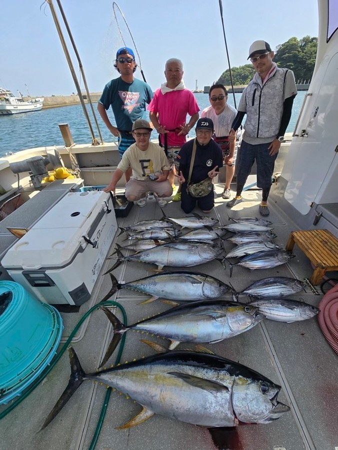 【釣果速報】神奈川県一郎丸でキハダマグロとの熱い戦いが何度も繰り広げられる！26kgサイズをゲット！