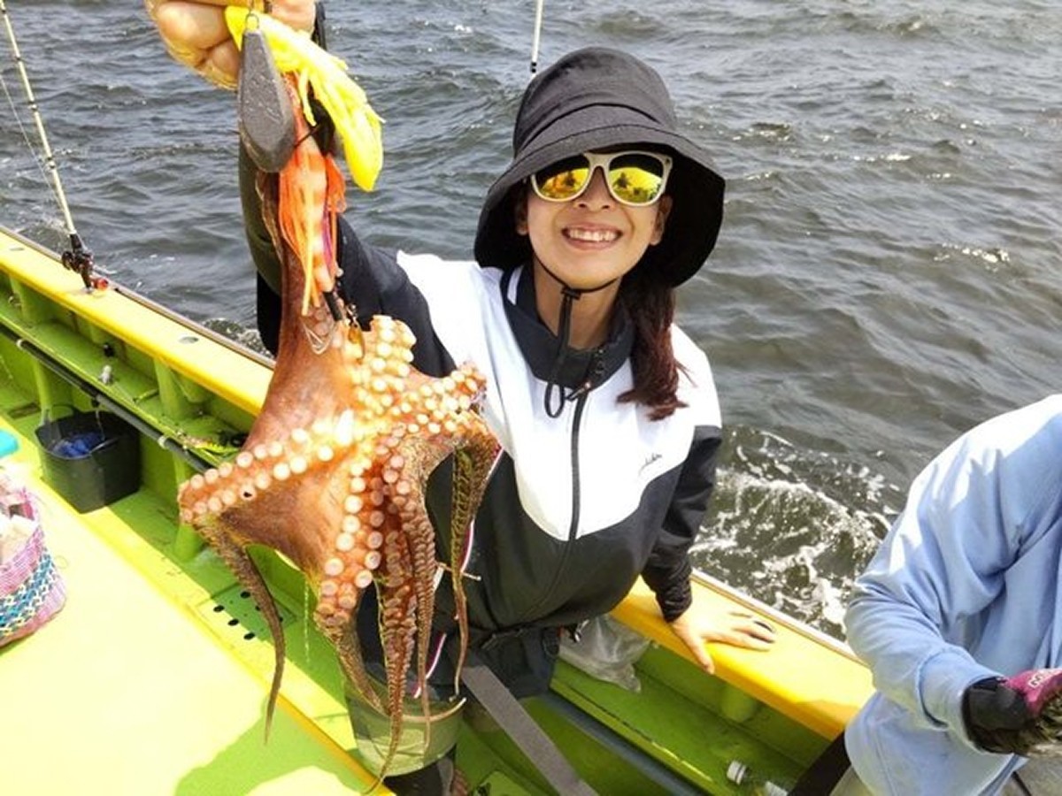 【釣果速報】神奈川県鴨下丸kawanaでマダコラッシュ！キロオーバーの良型揃いで釣り客大満足の好釣果！