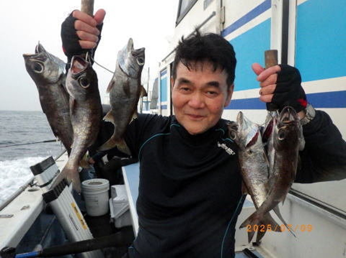 【釣果速報】千葉県聡丸で超高級魚クロムツを全員GET！竿頭はなんと20匹！リレー釣りでスルメイカも上がり豪華！