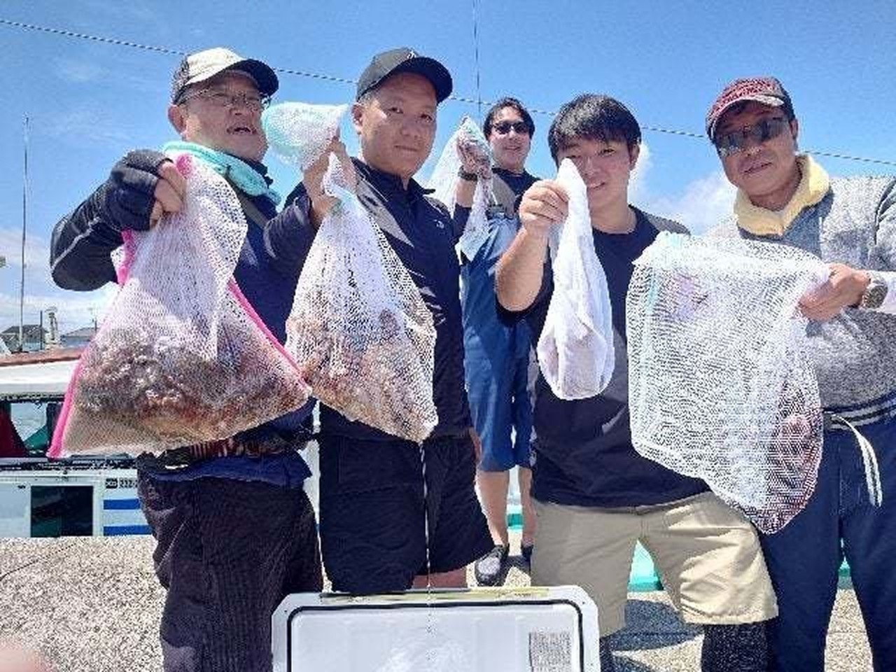 【釣果速報】千葉県利永丸でマダコ全員キャッチ！一度釣るとクセになるタコ釣りはこの夏絶対挑戦して！
