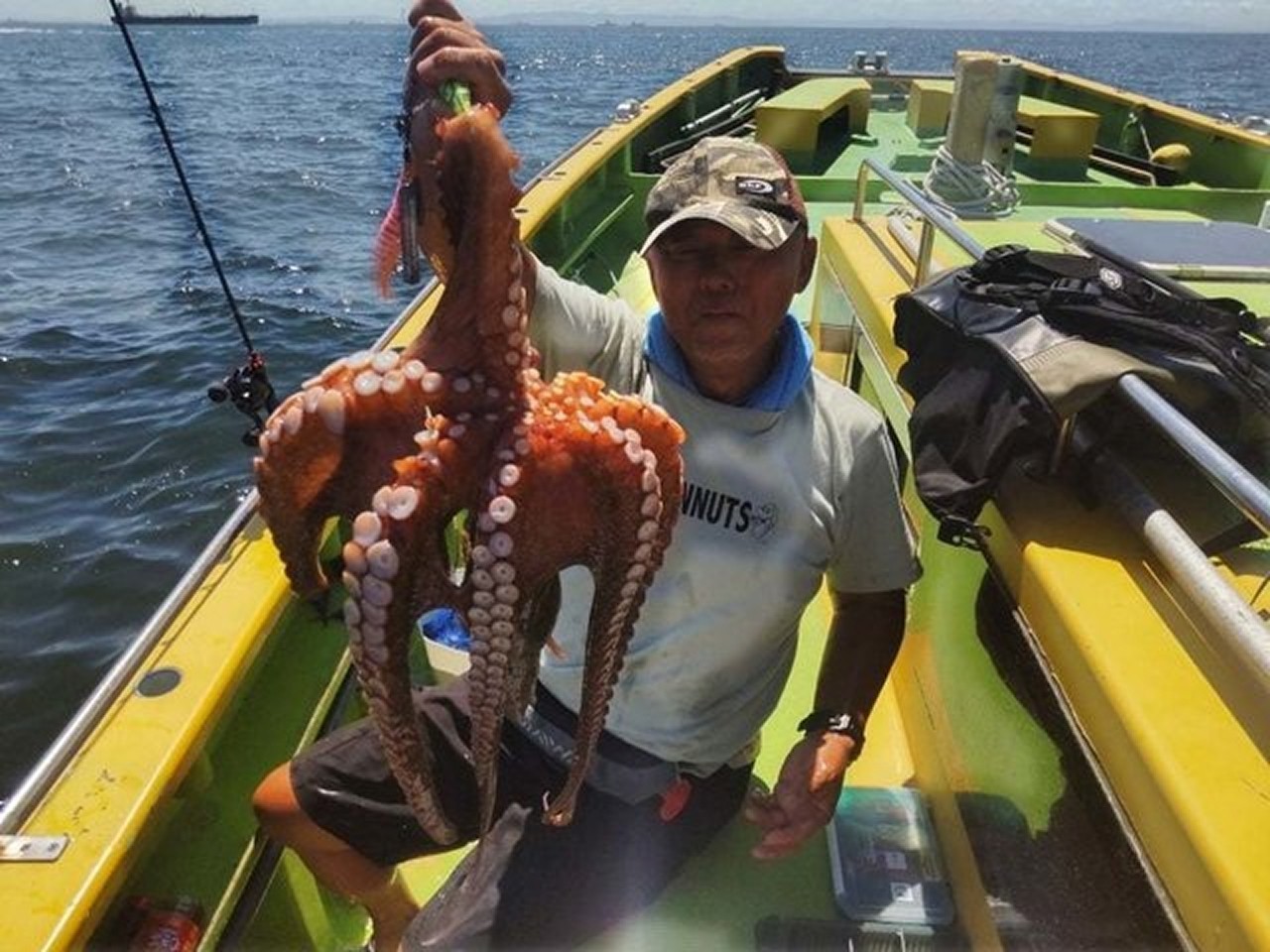 【釣果速報】神奈川県鴨下丸kawanaでマダコ好調！最大2.70kg！ぜひ乗船予約を！