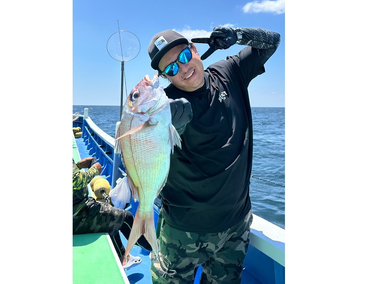 【釣果速報】神奈川県大松丸で良型マダイゲット！0.80～1.50kgのおいしいサイズが釣れてます！人気魚狙うなら今スグの乗船がベスト！