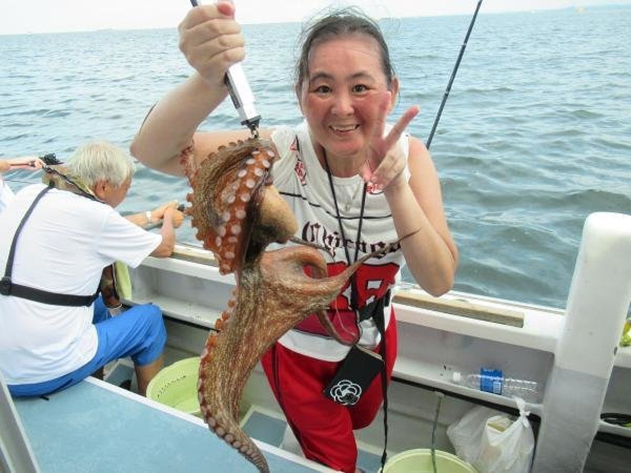【釣果速報】神奈川県長崎屋でマダコキャッチ！一度釣るとクセになるタコ釣りはこの夏絶対挑戦して！