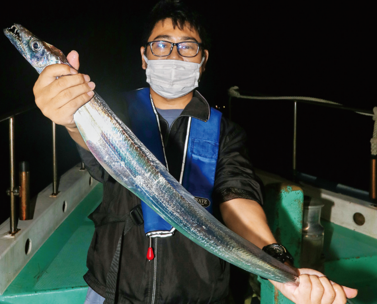 自由な釣り方で遊べる沼津の夜タチウオ開幕