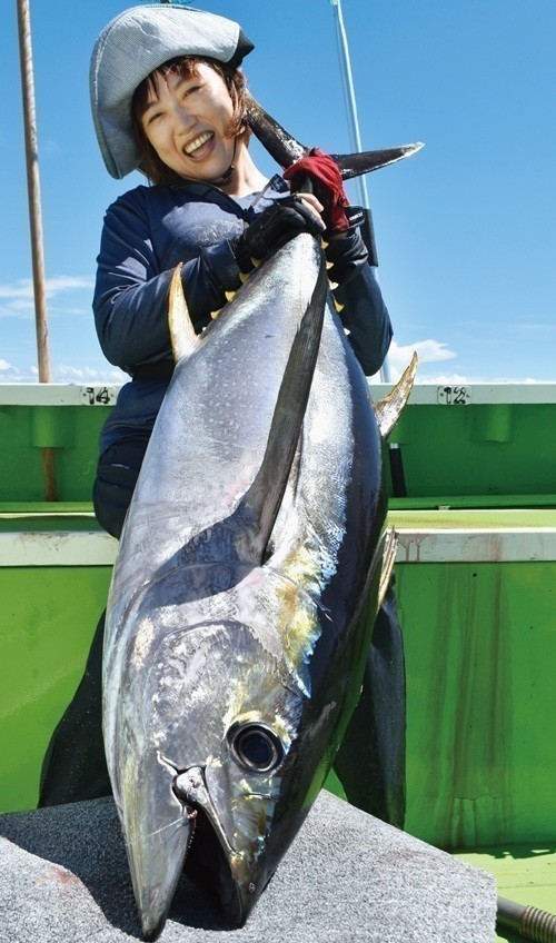 コマセ釣りで船中5連発 相模湾のキハダ本番！ カツオもまだイケる！！