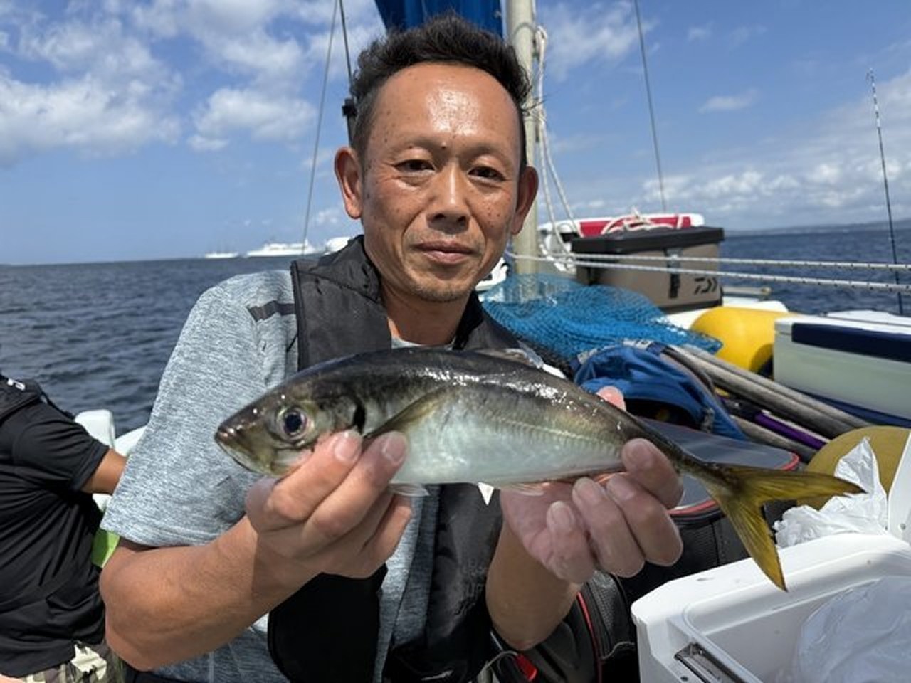 【釣果速報】神奈川県政信丸でアジ確保！平均サイズ25cm！今後の釣行も期待大！