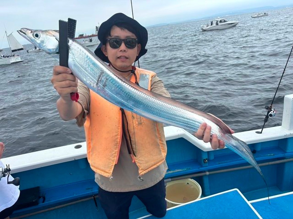 【釣果速報】MAX122cm！東京都の深川 吉野屋で120cm台のドラゴン＆極太タチウオをGET！大物狙うなら今すぐ乗船して！