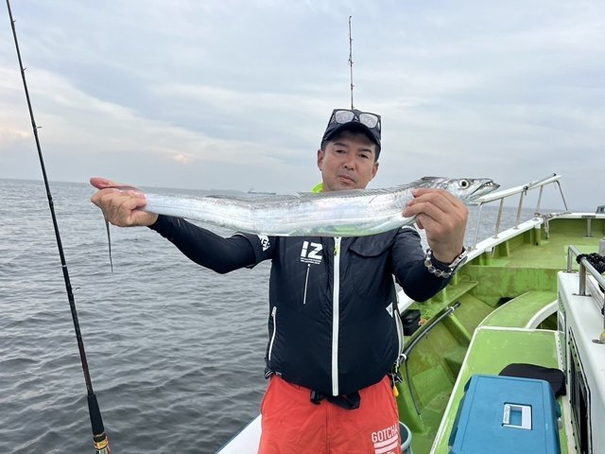 【釣果速報】神奈川県政信丸のタチウオ釣り好調！メーター超え含め合計10匹GET！あなたもドラゴン目指して乗船してみませんか？