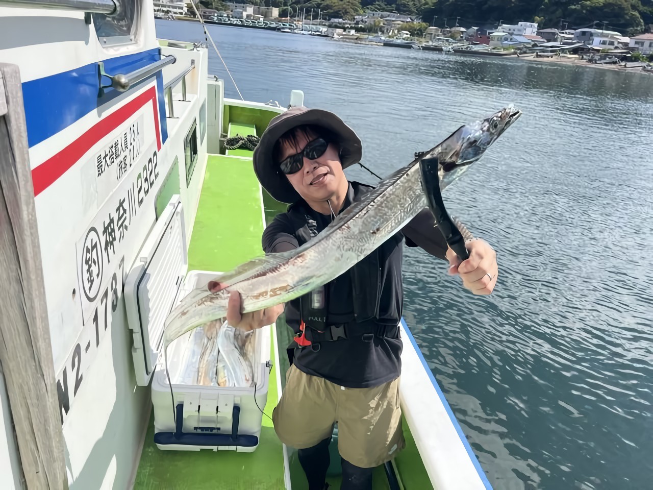 【釣果速報】神奈川県政信丸で113cmのメータータチウオ釣れる！巨大肉厚タチウオを狙いたいならすぐ乗船してください！