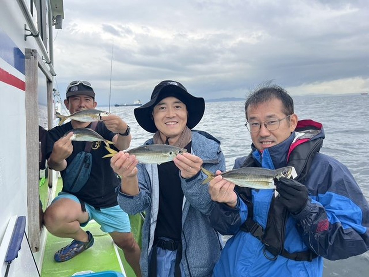 【釣果速報】神奈川県政信丸でアジトップ57匹！記録更新が狙える今はサイズも良型でとってもおトク！