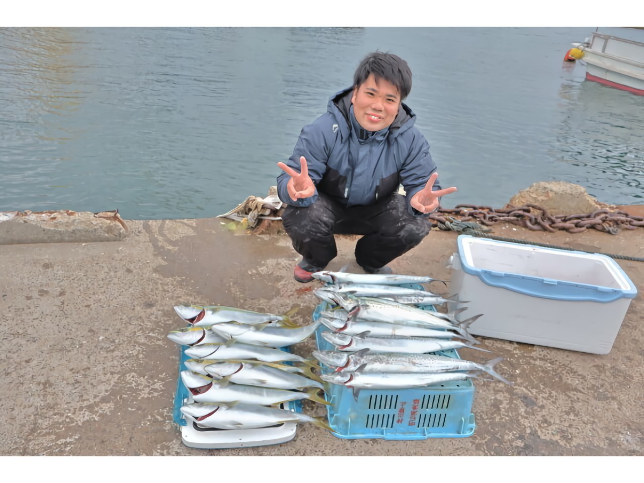 【釣果速報】兵庫県魚英で全体でハマチ28本・サゴシ58本確保！数も型も大満足で釣り客全員テンションMAX！