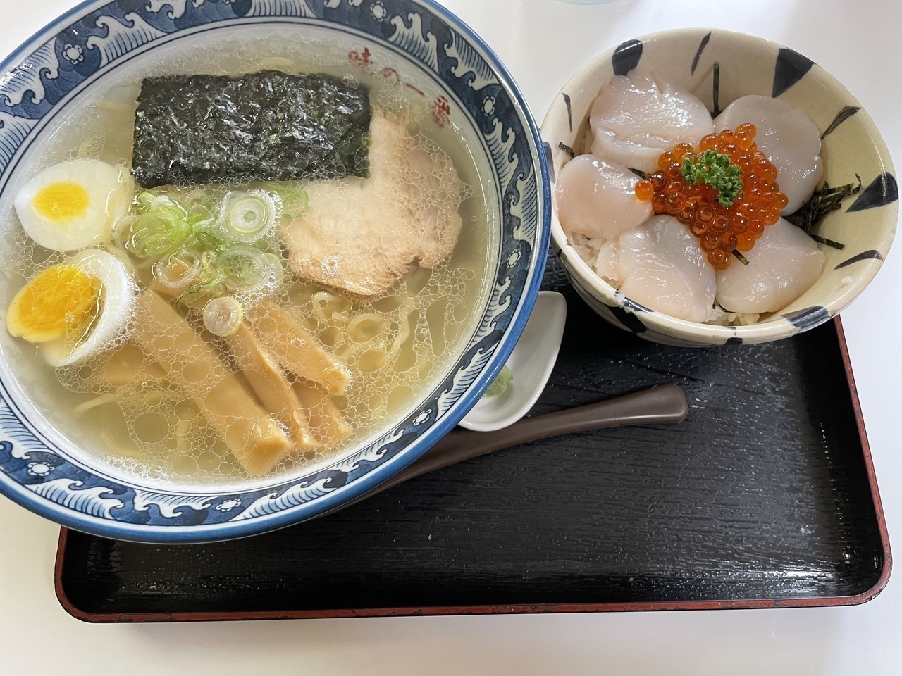 朝市の海鮮丼＆塩ラーメン
