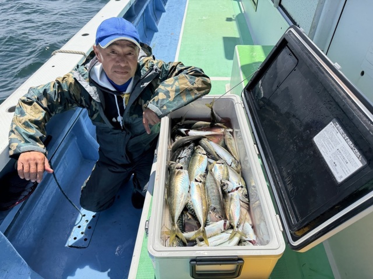 【釣果速報】クーラーいっぱい絶好調！！神奈川県大松丸でマアジTOP75匹！ぜひ、あなたもロマン溢れる釣行を！