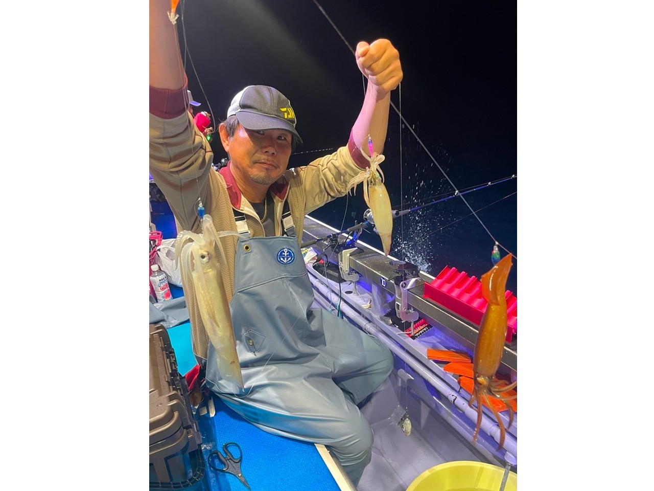 【釣果速報】茨城県日立丸でスルメイカ好調！トップ20匹超え！30cmオーバーの良型も続々上がる！記録更新するなら今でしょ！