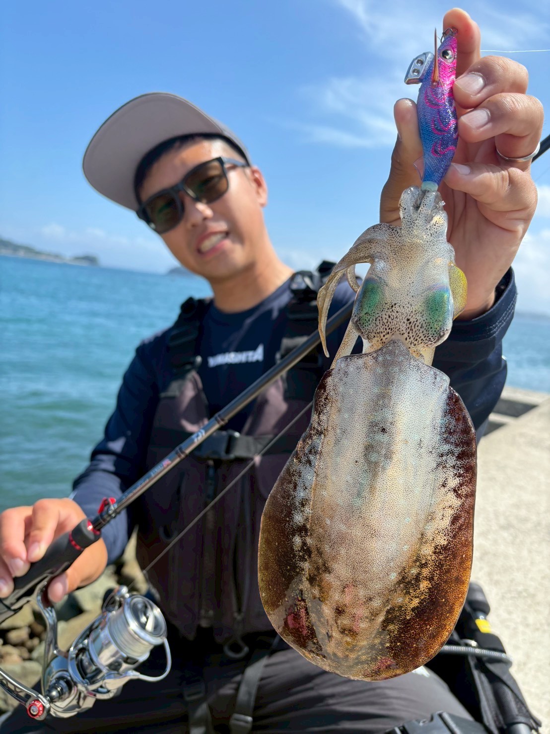 エギ王Ｋネオンブライト新色2.5号ディープストライクでキャッチした夏イカ
