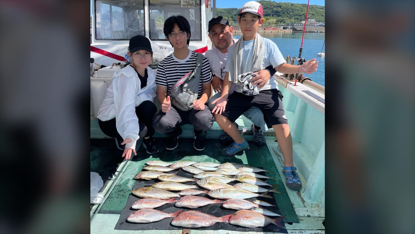 淡隆丸で8月5日に釣れたマダイ・マアジ・イサキの釣果写真（和歌山・加太港）