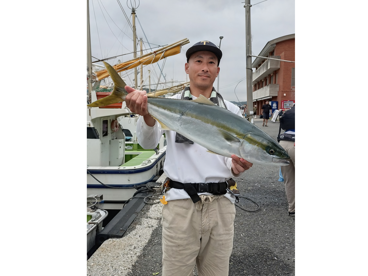 【釣果速報】神奈川県愛正丸で良型アジが釣れ続く！不意の大物に4.6kgのワラサが登場！？今後の釣行にも期待大！
