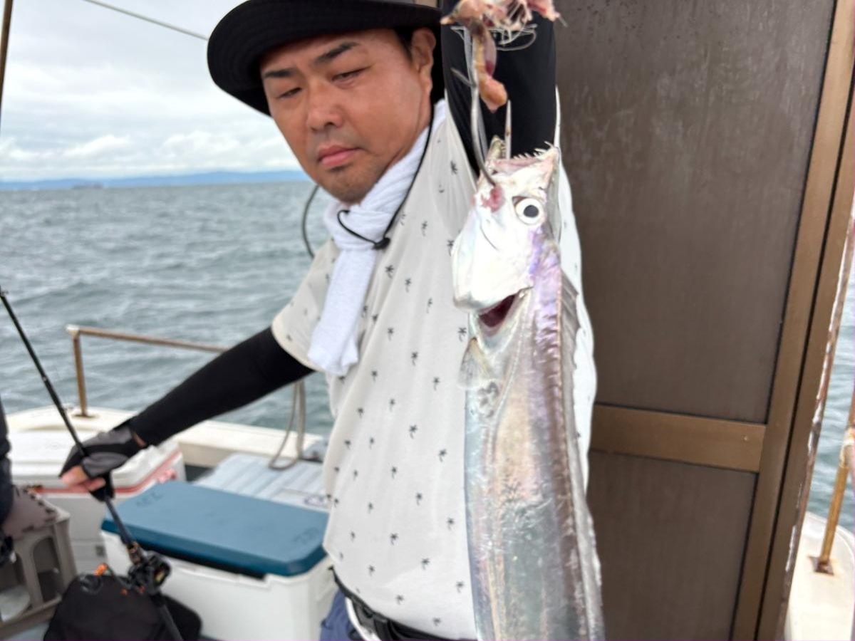 神戸・垂水漁港のこうじん丸で釣れたタチウオ