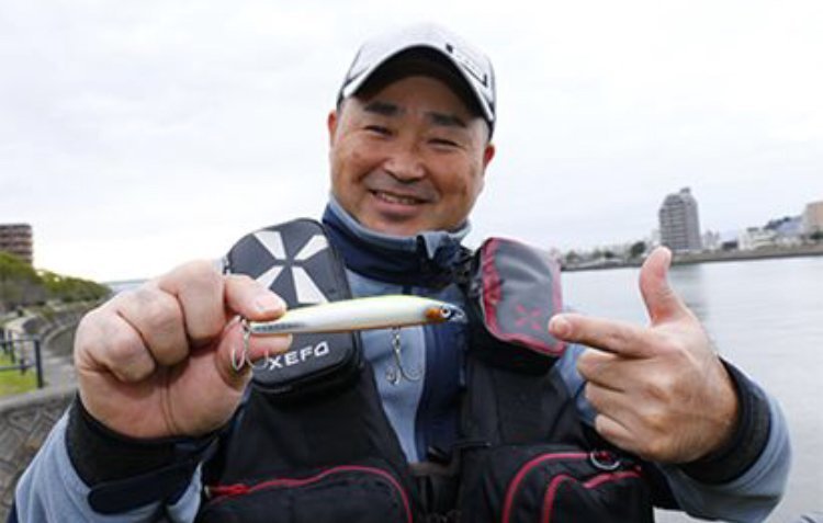 人　ルアー　写真