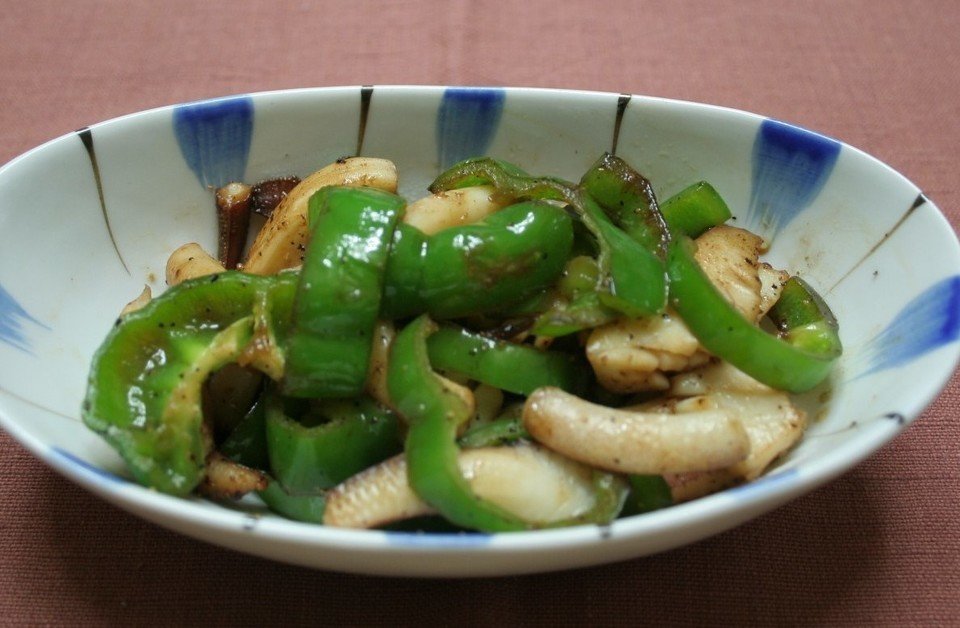 アオリイカ　ピーマン　バター炒め　写真