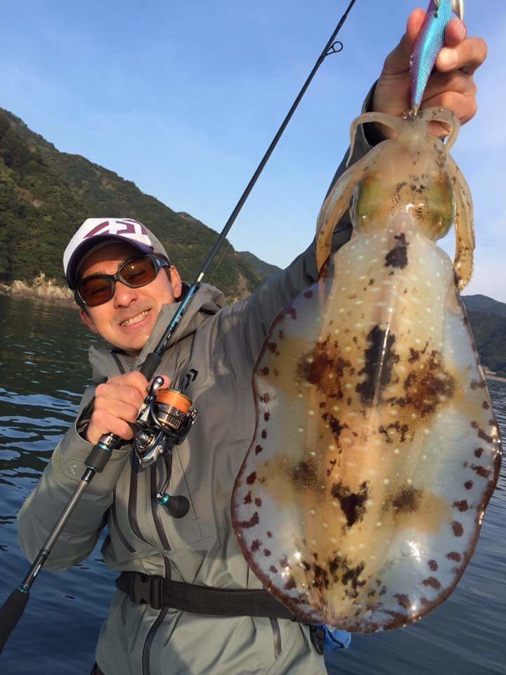 イカ　男性　写真