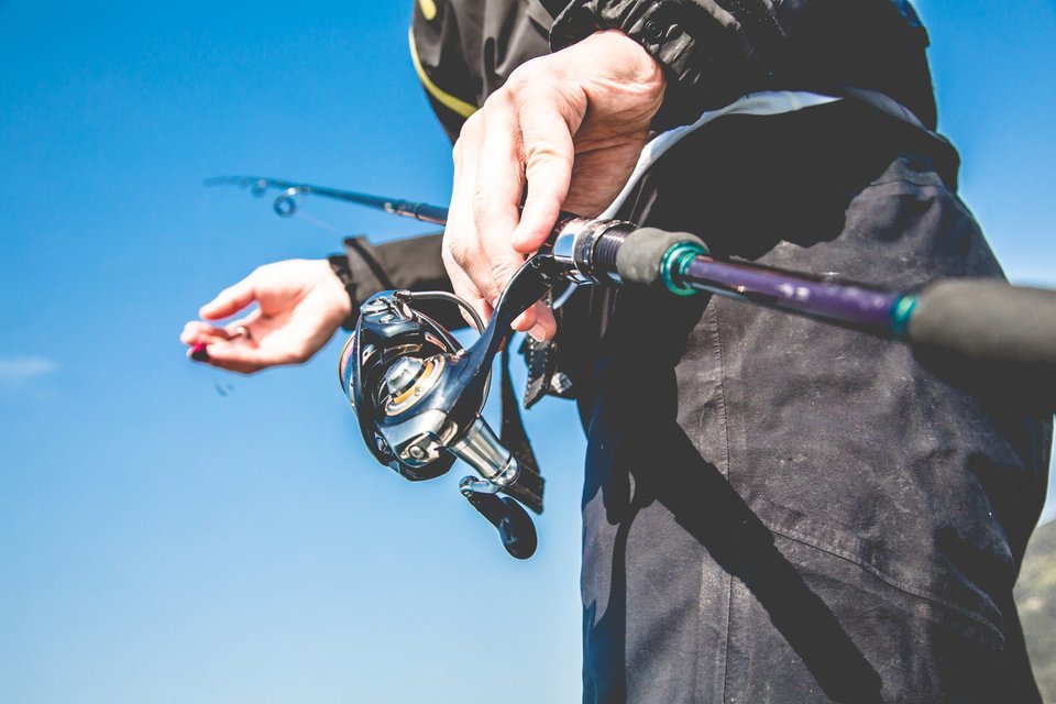 ロッド　リール　男性　写真