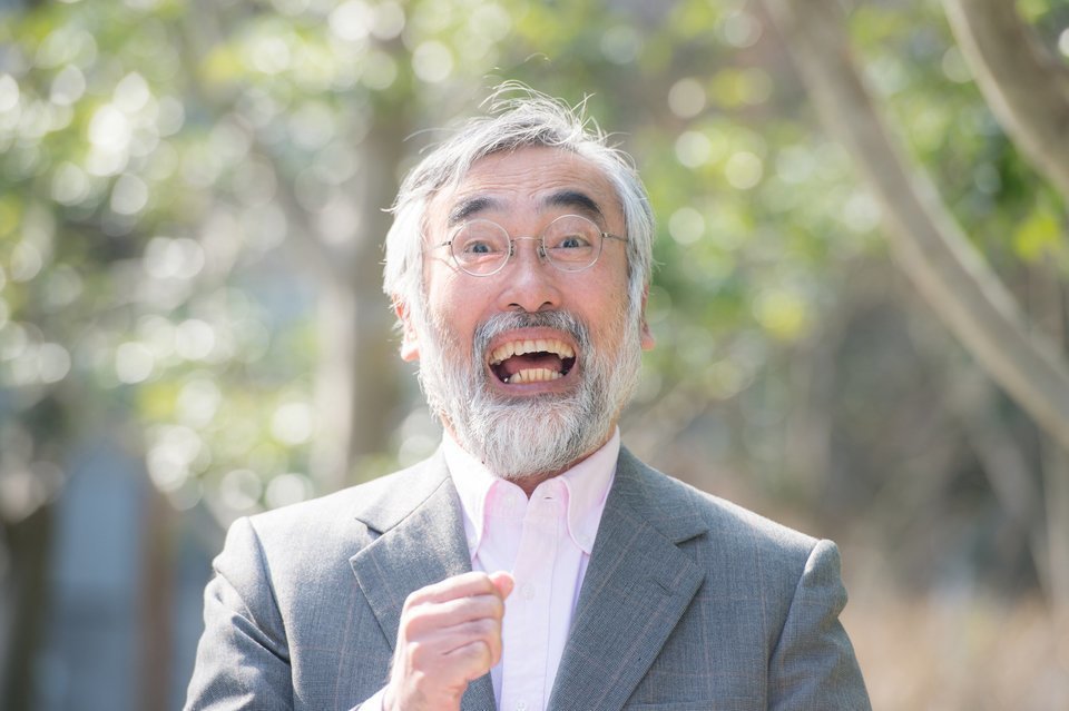 男性　驚く　写真