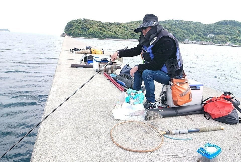 男性　釣り　写真