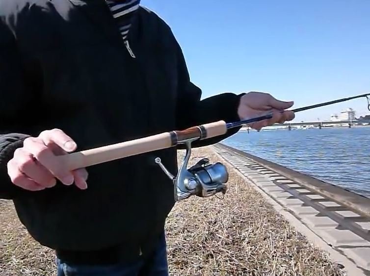 スピニングリール　釣り竿　ロッド　写真