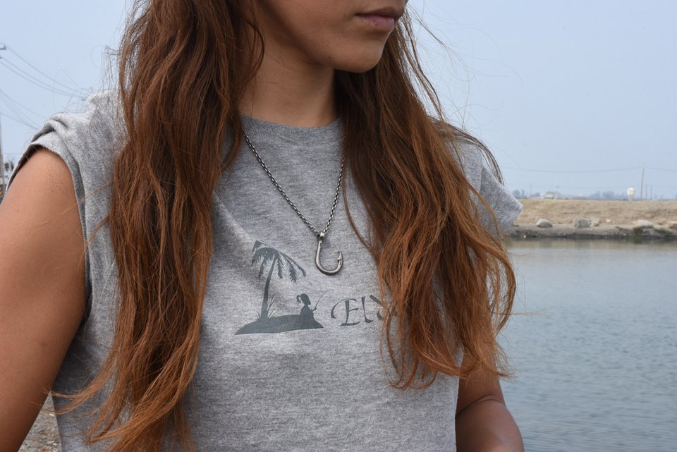 写真　女性　ネックレス