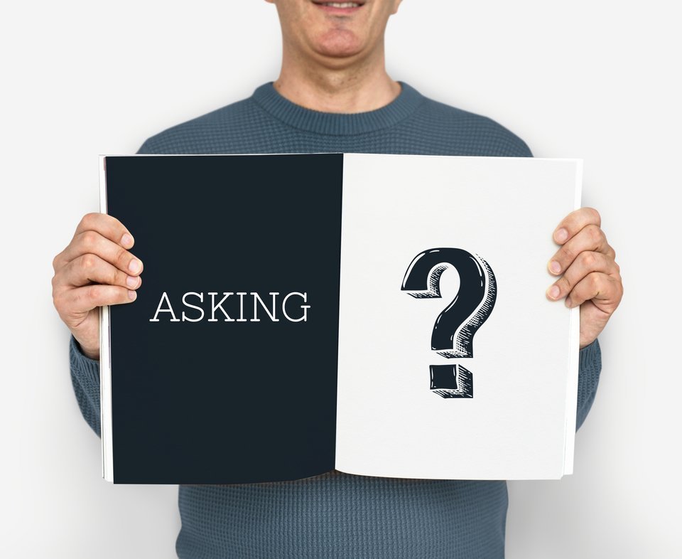 疑問　男性　写真