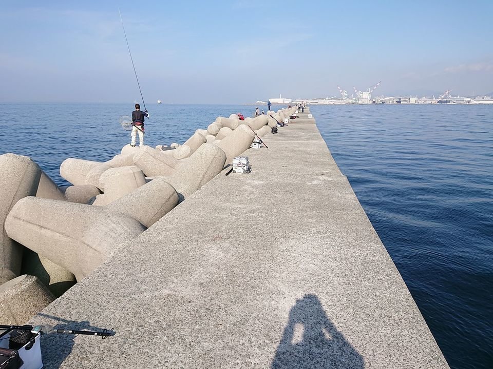 神戸港 和田防波堤テトラの前打ちでクロダイを釣ろう シーズン到来のクロダイ落とし込み釣りの魅力に迫ります 釣りまとめアンテナ