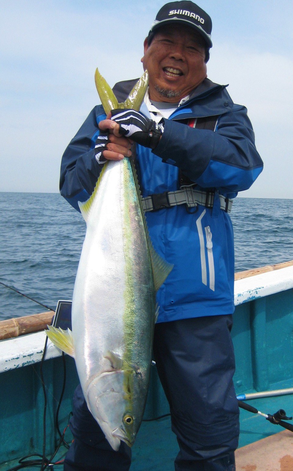 男性　ブリ　写真