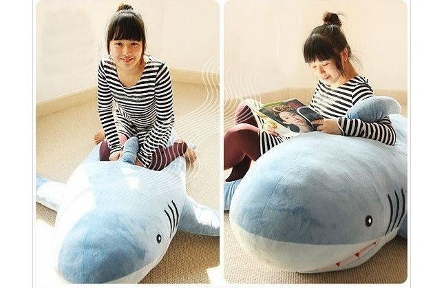 サメ ぬいぐるみ 写真