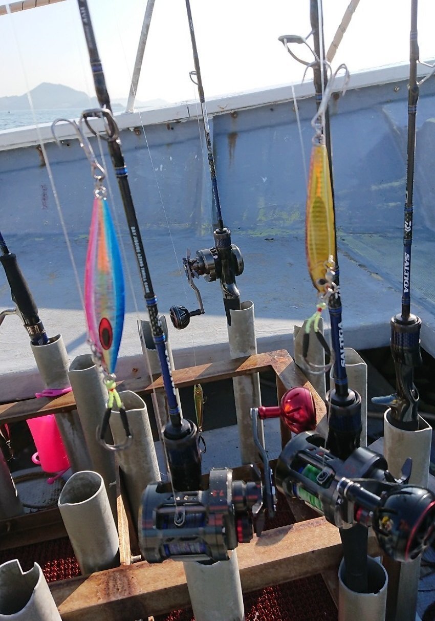ロッド　ルアー　リール　船上　写真