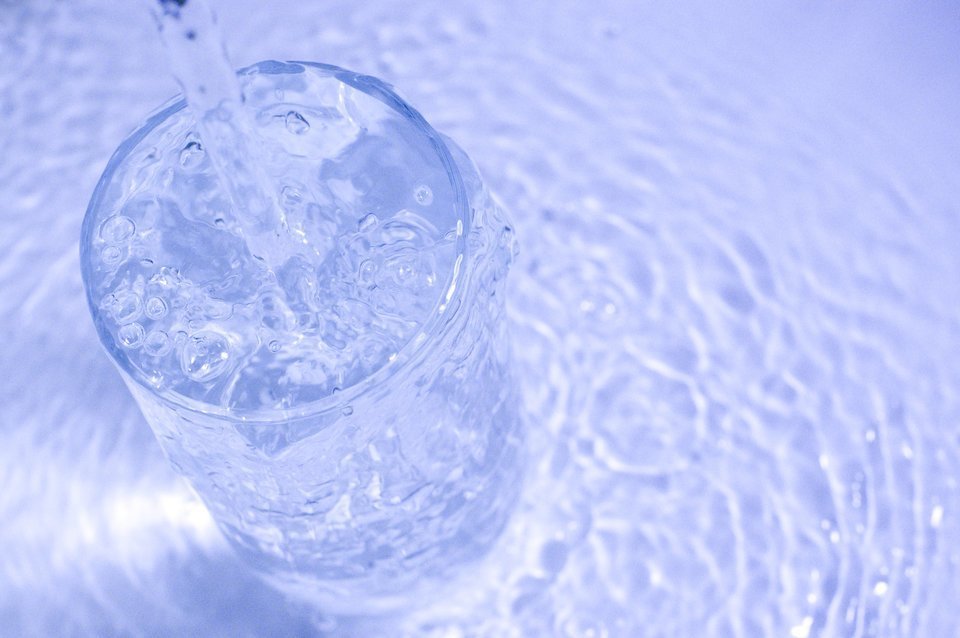 水 コップ 写真