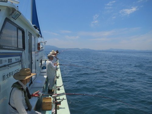 釣り人 釣り船 海 写真