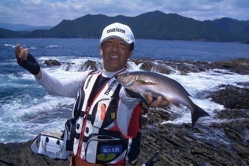 釣り人　イサキ　磯　海　写真